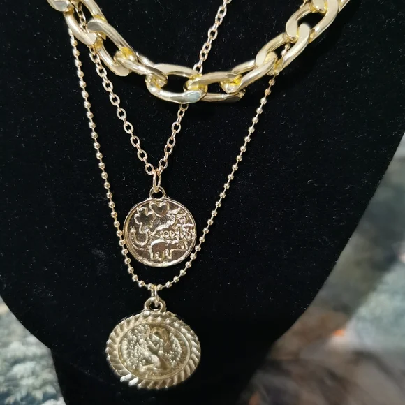 Layered Necklace - Picture 2 of 7